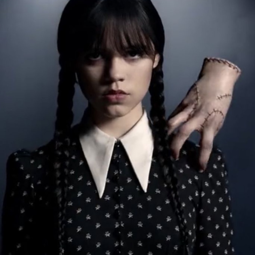 Wednesday Addam Thing Hand - Picture 4 of 6